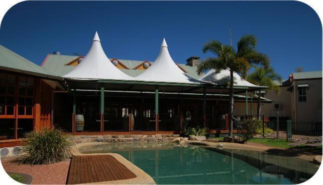 Tinaroo Lake Resort Екстериор снимка