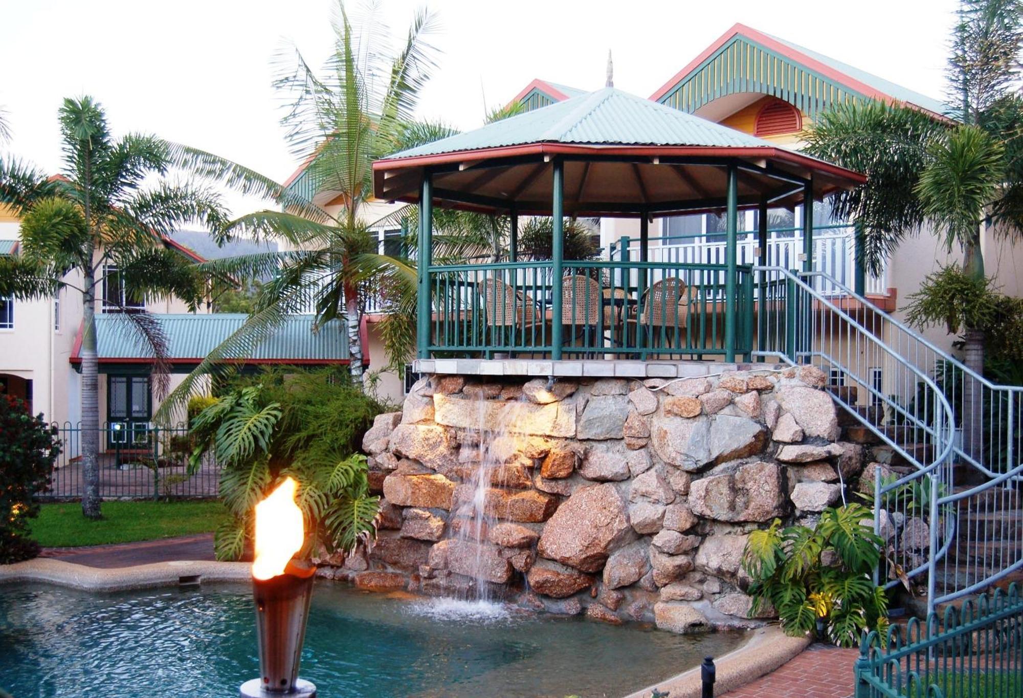 Tinaroo Lake Resort Екстериор снимка